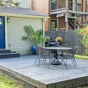 Walk Score! Prime Westport Midtown Location! Holiday home *