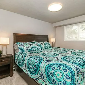 Holly First Floor 2 King Beds 펜션