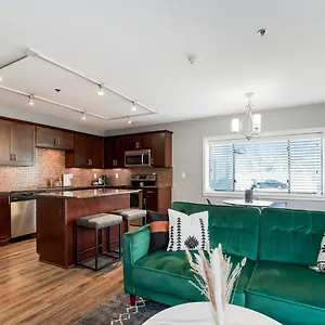 Apartman A Prime Plaza Location, Luxury And A Well-appointed Building With Amenities 101 Kansas City