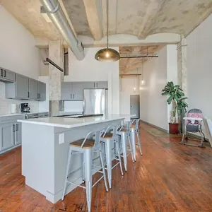 2br 2ba Spacious Historic Loft With Gym By Envitae * Kansas City