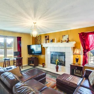 Holiday home Kansas Less Than 3 Mi To Downtown! Kansas City