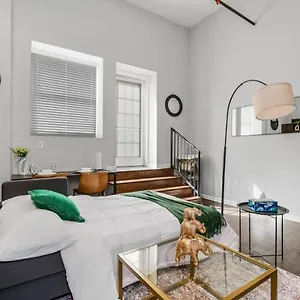Apartment Comfy 1br-parking, Rooftop, Near Arrowhd & Tmobile *