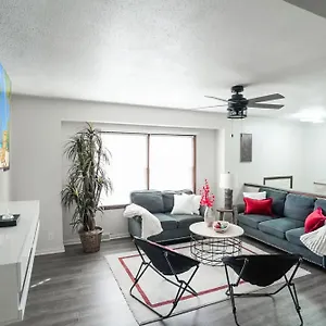 Midwest Haven- Spacious Family Near Airport * Kansas City
