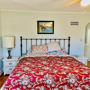 Spacious In A House, Long Term 홈스테이 캔자스시티