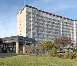 Howard Johnson Plaza Kci Airport 2*
