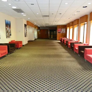 Howard Johnson Plaza & Conference Center 3*
