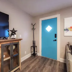 Holiday home W-2e New 1bd Westport With Balcony Freshly Remodeled *